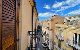 2 Apartments - Akragas Home 1 & 2 On Via Atenea City Center With View