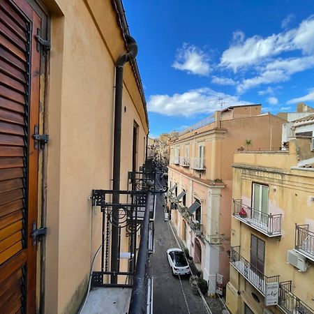 2 Apartments - Akragas Home 1 & 2 On Via Atenea City Center With View Agrigent Exterior foto
